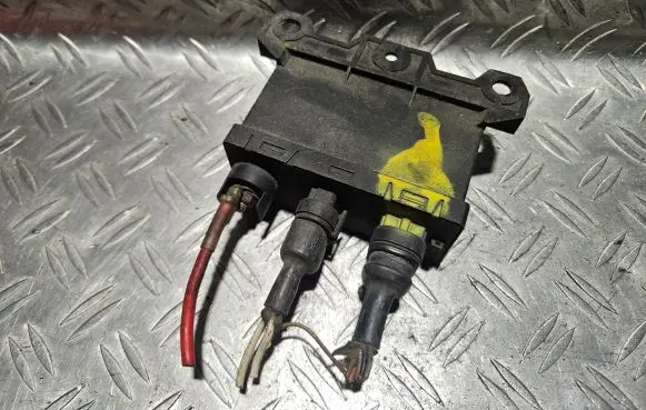 Renault Espace II Glow plug pre-heat relay 7700790