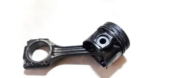 Volkswagen Golf III Piston with connecting rod 028h