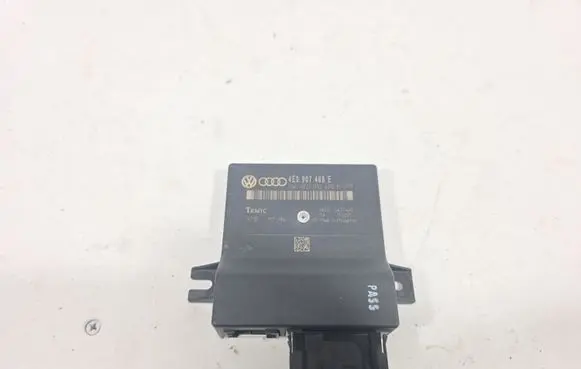 Audi A8 S8 D3 4E Gateway control module 4E0907468E