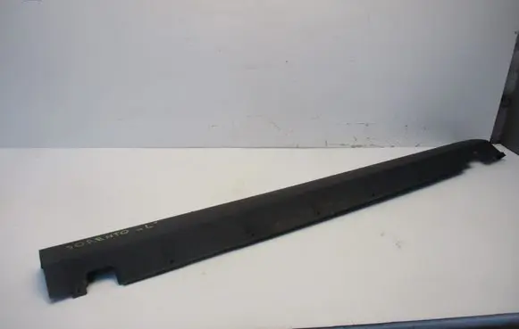 KIA Sorento Front sill trim cover 87752-2P000