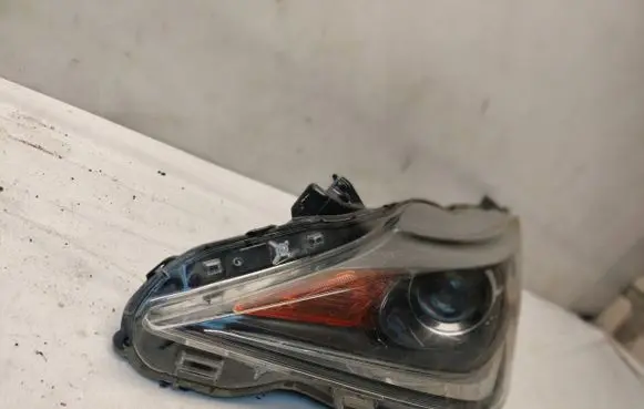 Toyota Aygo AB40 Headlight/headlamp 81130
