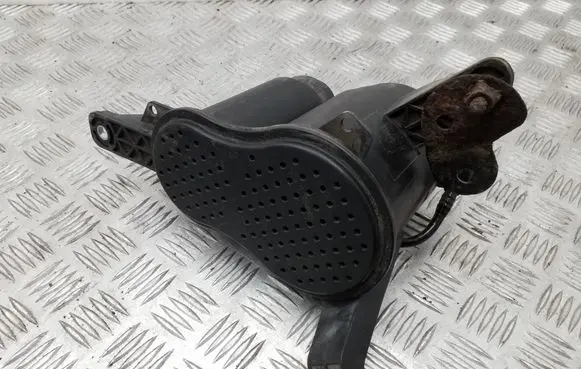 Audi A6 S6 C7 4G Active carbon filter fuel vapour canister 8K0201799G