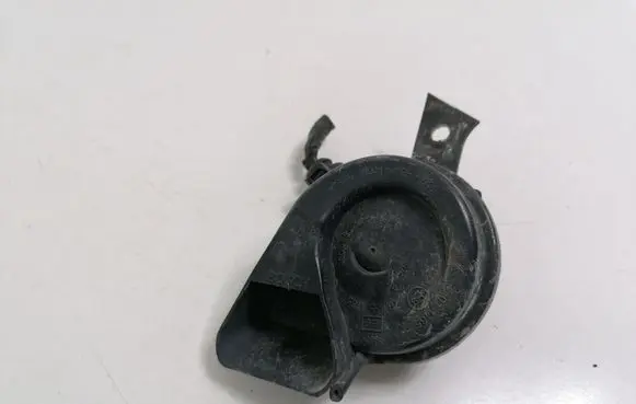 Audi A8 S8 D3 4E Horn signal 4F0951223