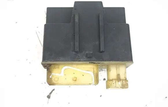 Citroen C5 Glow plug pre-heat relay 9652021180