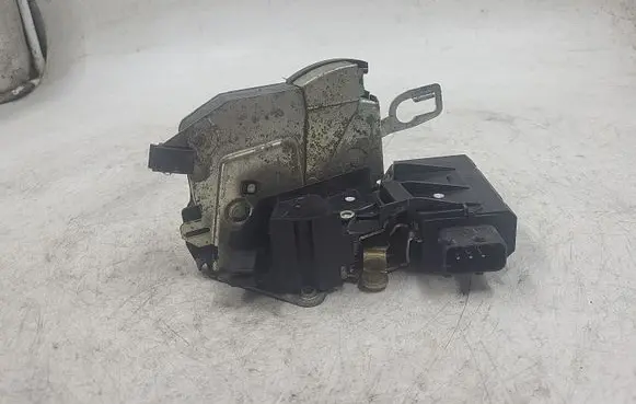 BMW 3 E36 Front door lock 