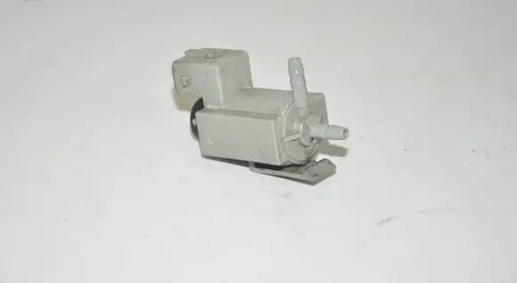 BMW 5 E60 E61 Turbo solenoid valve 7537612