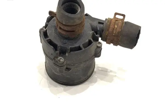 Opel Movano B Oil filter mounting bracket