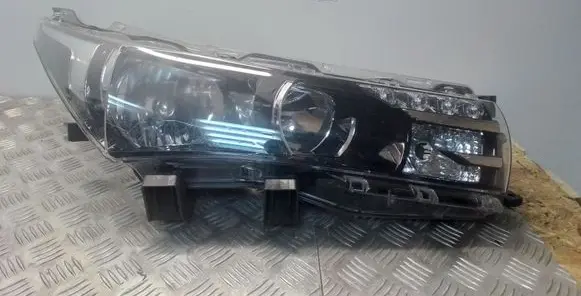 Toyota Corolla E160 E170 Headlight/headlamp 811102E7100