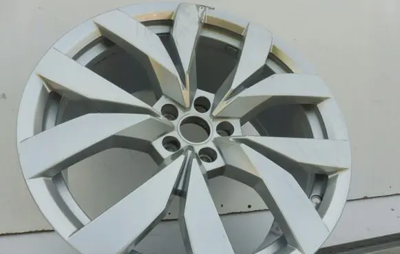 Volkswagen Touareg III R20 alloy rim 760601025C