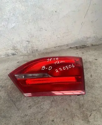 Volkswagen Jetta VI Tailgate rear/tail lights