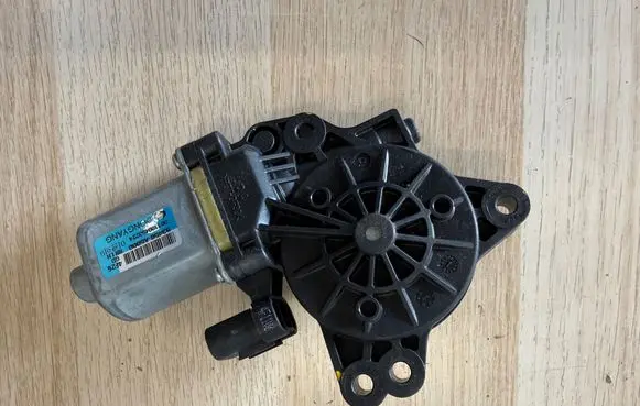 Hyundai i30 Rear door window regulator motor 83450A5000