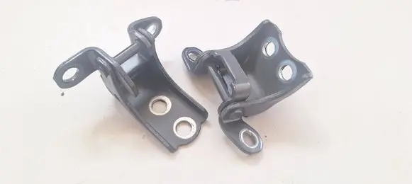 Honda E Front door upper hinge 