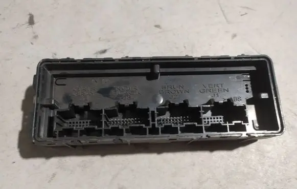 Opel Astra J Central body control module 13578112 901515320003 3881128A