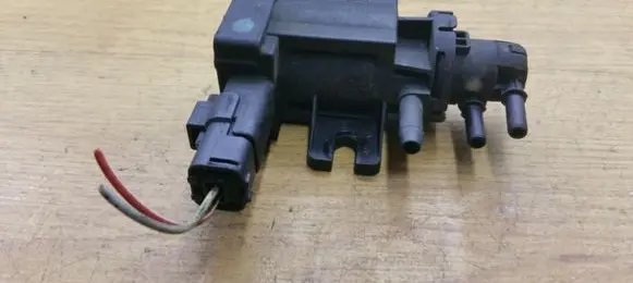 Mini One - Cooper Coupe R56 Turbo solenoid valve 9652570180
