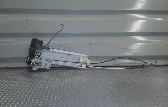 Chrysler Pacifica Rear door lock 