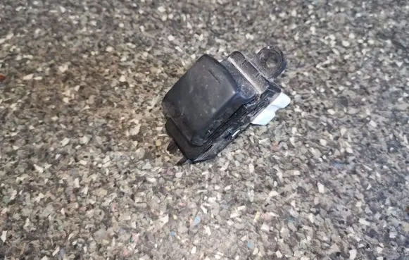 Nissan Tiida C11 Electric window control switch