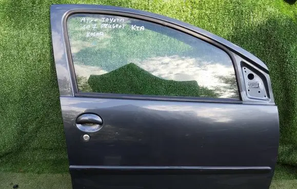 Peugeot 107 Front door