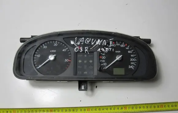 Renault Laguna II Speedometer (instrument cluster) 8200328436