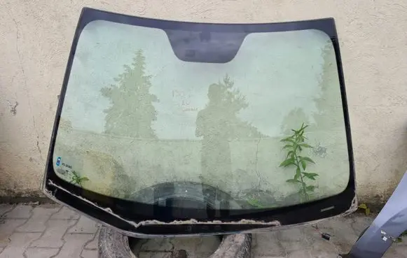Hyundai i30 Front windscreen/windshield window 