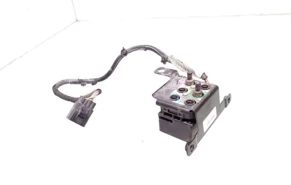 Volvo S90, V90 Air suspension valve block 31429823 31451015