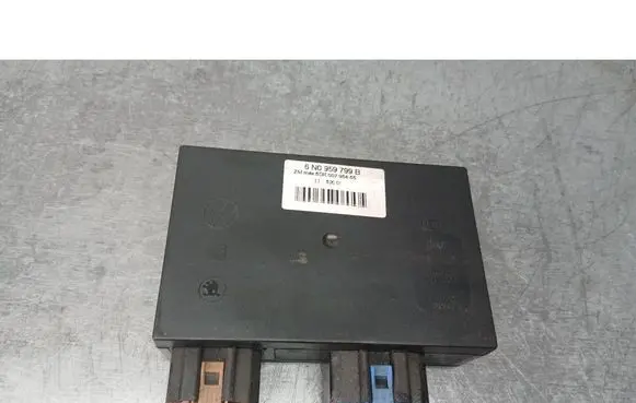 Volkswagen Polo III 6N 6N2 6NF Comfort/convenience module 6N0959799B