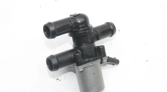 Volvo XC40 Electric auxiliary coolant/water pump 31684222
