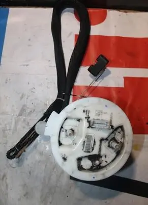 Volvo S60 Fuel pressure regulator 31274669