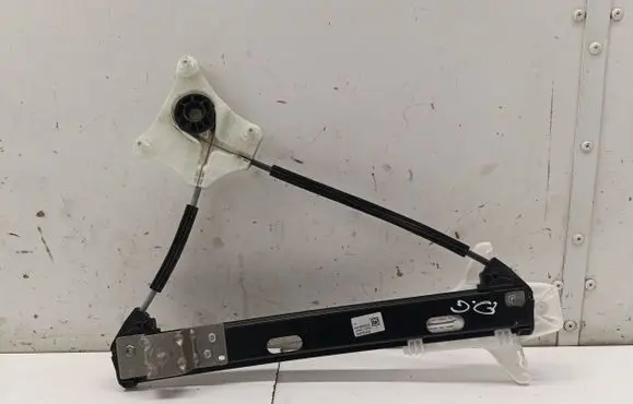 Volkswagen Taigo Rear window lifting mechanism without motor 2G6839462D