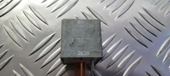Volkswagen Golf IV Other relay 357911253 WL050237003