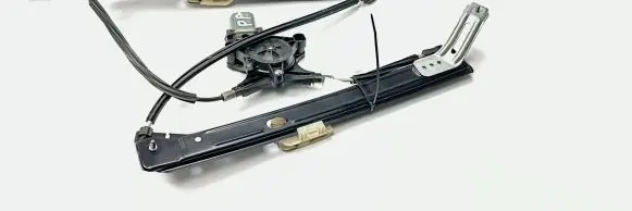 Skoda Karoq Front door window regulator with motor