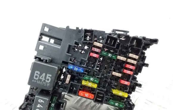Skoda Octavia Mk3 (5E) Fuse box set 5Q0937615C