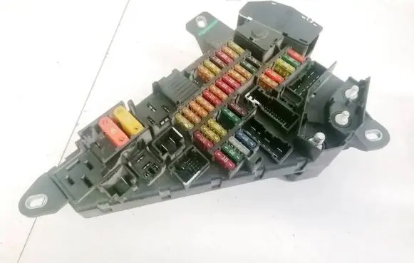 BMW 5 E60 E61 Fuse box set 690660105 6906601-05