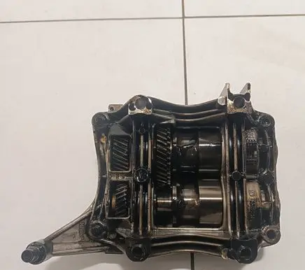 Opel Insignia B Oil pump balance shaft 55499107