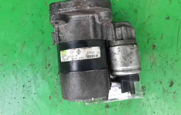 Renault Megane I Starter motor D7E22