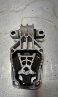 Mercedes-Benz B W246 W242 Engine mount bracket A2462401209