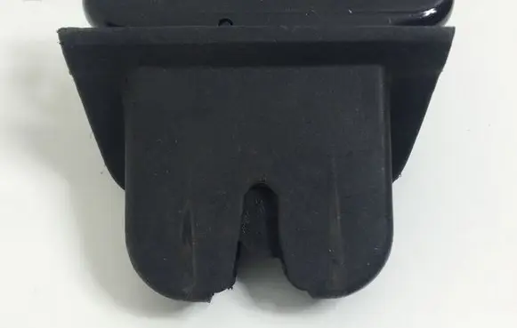 Audi A4 S4 B5 8D Tailgate/trunk/boot lock/catch/latch 8D9827520A