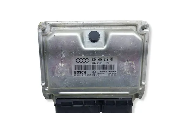 Audi A4 S4 B5 8D Engine control unit/module 038906019ANKASACJ 038906019AN 0281010094