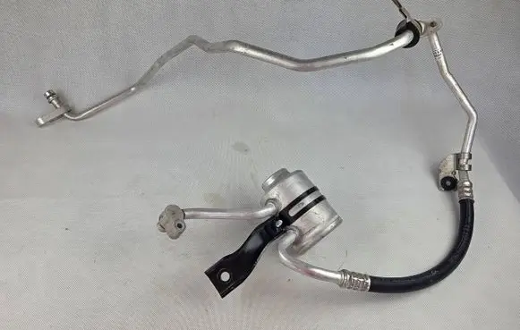 Nissan Leaf II (ZE1) Air conditioning (A/C) pipe/hose 924905sh0b 924473NL0B