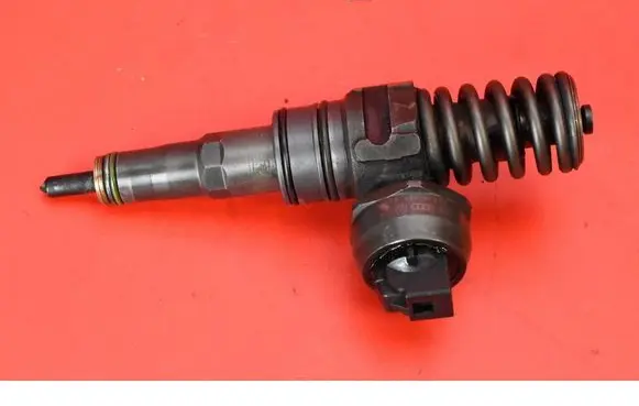 Volkswagen Cross Touran I Fuel injector 038130073BN