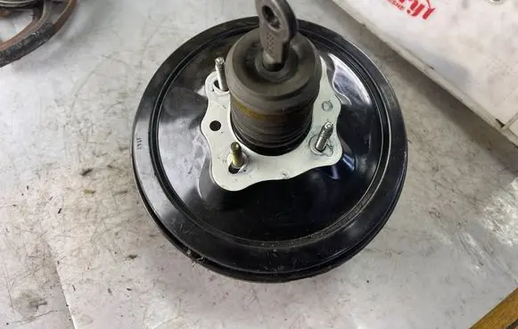Chrysler 300 - 300C Brake booster P04779469ac 32068121