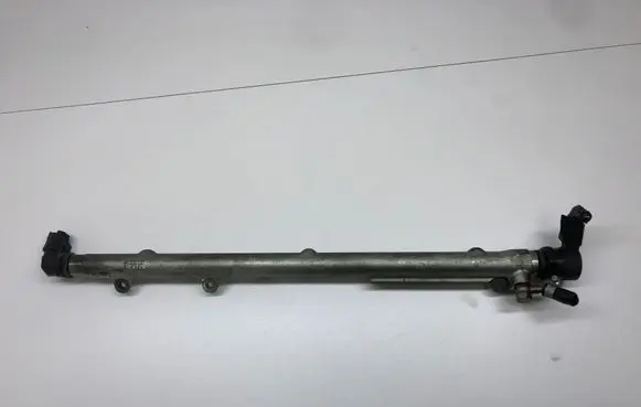 BMW X3 E83 Fuel main line pipe 0281002738 0281002497 7795514