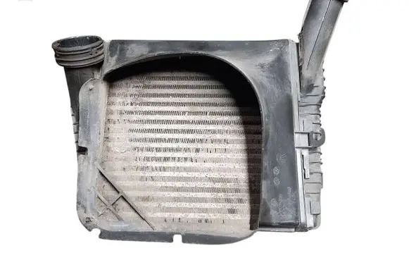 Volkswagen Touareg I Intercooler radiator 7L6145804 7L0117340