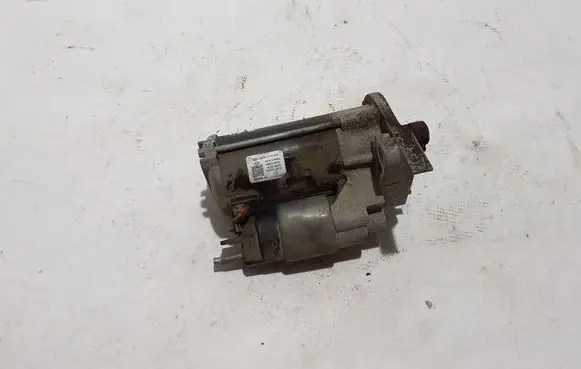 Dacia Logan II Starter motor 233002596R