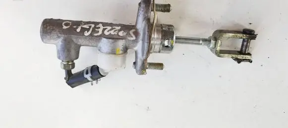 Isuzu D-Max Clutch slave cylinder