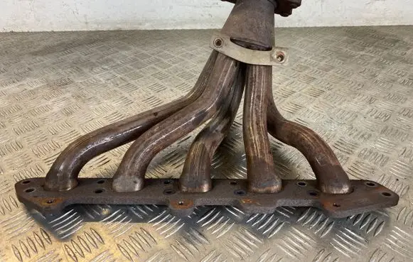 Volvo S40 Exhaust manifold 8653299