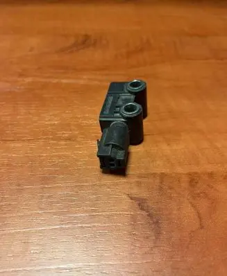 BMW 5 GT F07 Airbag deployment crash/impact sensor 9224176