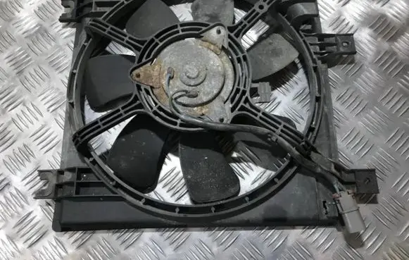 Mazda 626 Radiator cooling fan shroud rf2a15035