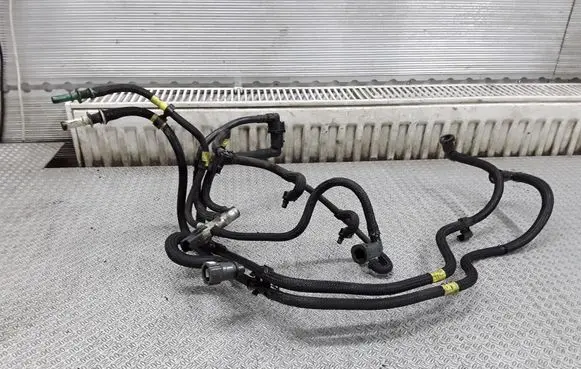 Ford Focus C-MAX Fuel line pipe