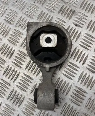 Engine mount bracket