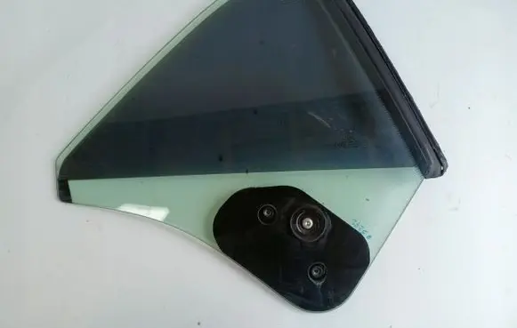 Ford Mustang V Rear side window